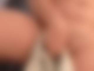 Live cam show with Annie - Eating Pussy on Camsoda