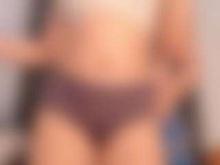 Live cam show with Annie - Facesitting on Dolls Live