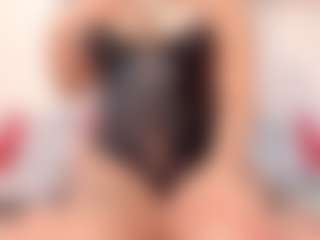 Live cam show with Annie - Facesitting on crypto-cams