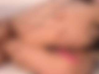 Live cam show with Annie - Ball Sucking on friskycurves.com