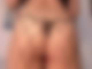 Live cam show with Annie - Facesitting on live18s.com