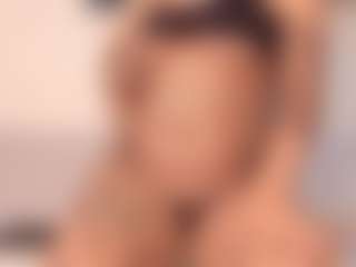 Live cam show with Annie - Eating Pussy on Latina Girls