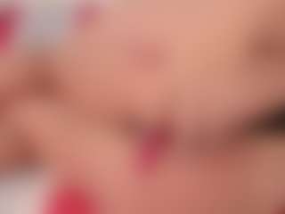 Live cam show with Annie - Eating Pussy on Soda Cam