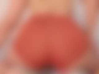 Live cam show with Annie - Eating Pussy on Camming Site
