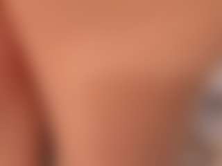 Live cam show with Annie - Eating Pussy on Camsoda