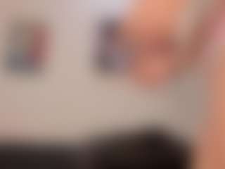 Live cam show with Annie - Eating Pussy on Camsoda