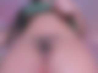 Live cam show with stacielayne - Asian BBW on studioflirtlive.com