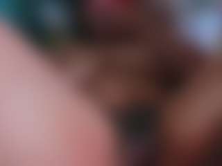 Live cam show with stacielayne - Moaning on SxyPornLive