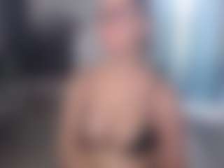 Live cam show with ErikaMonero - Fingering Latina on Livezox