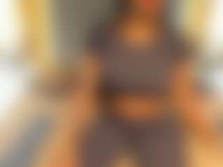 Live cam show with Naomi - Gray Eyes on Milfs Live