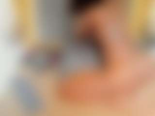 Live cam show with Naomi - Plug on AdultVida.com