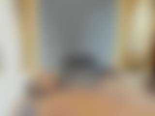 Live cam show with Naomi - Plug on xplaylive.com