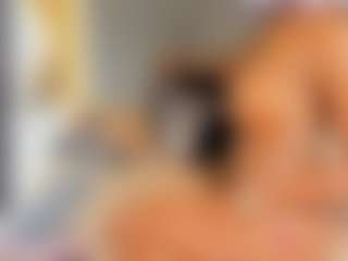 Live cam show with Naomi - Gray Eyes on livesuperchat.net