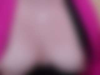Live cam show with laura - Thong on Camsoda