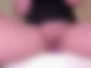 Live cam show with laura - Hairy Pussy on StripNow