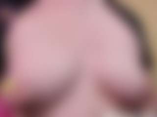 Live cam show with laura - Brown Hair Petite on Camsoda
