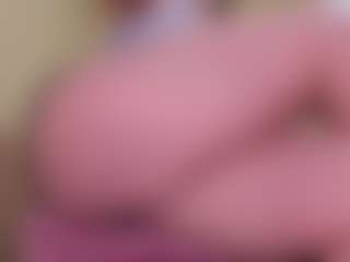 Live cam show with laura - Petite on live.xheat.ai