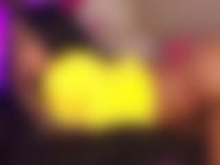 Live cam show with britannyebony - Milk on Latina Girls