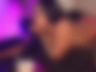 Live cam show with britannyebony - Milk on 1on1-livenow