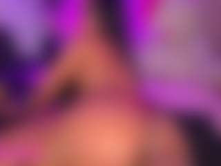 Live cam show with britannyebony - Milk on madthumbs