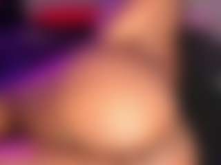 Live cam show with britannyebony - Milk on TeamSkeetLive