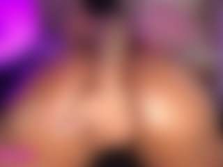 Live cam show with britannyebony - Milk on Camming Site