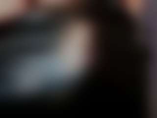 Live cam show with Mistress Supreme - Submissive on xDating