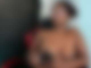 Live cam show with connywells - Queen on Free Soda
