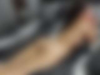 Live cam show with Dyanne18 - Doggy on xDating