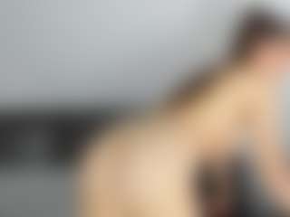 Live cam show with Dyanne18 - Doggy on liverealitysex.com