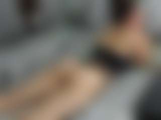 Live cam show with Dyanne18 - Smoke on Free Soda
