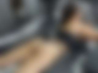 Live cam show with Dyanne18 - Interactivetoy on AdultVida.com