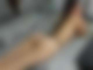 Live cam show with Dyanne18 - Interactivetoy on Mixed Magazine Live
