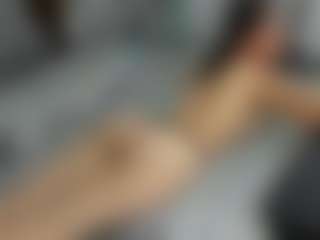 Live cam show with Dyanne18 - Smoke on 1on1-livenow
