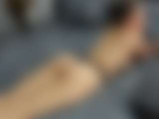 Live cam show with Dyanne18 - Smoke on AdultVida.com