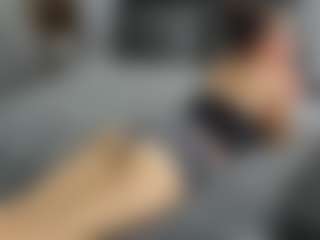Live cam show with Dyanne18 - Smoke on Cam Slut