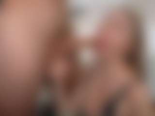 Live cam show with PeachAnna - Car on Camming Site