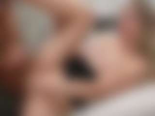 PeachAnna's Live Sex Cam Show