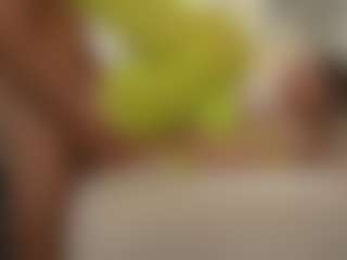 Live cam show with PeachAnna - Car on LiveSexCams6