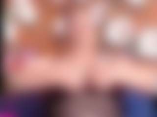 ingritbittch's Live Sex Cam Show