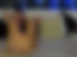 Live cam show with Ariana - Tiny on Milf Play