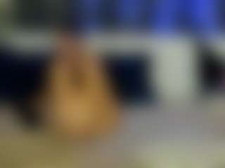 Live cam show with Ariana - Tiny on Chatstar