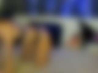 Live cam show with Ariana - Tiny on Dolls Live