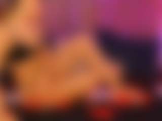 Live cam show with Ariana - Tiny on Camming Site