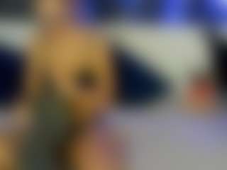 Live cam show with Ariana - Tiny on Camsoda
