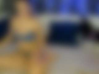 Live cam show with Ariana - Tiny on Camsoda