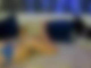 Live cam show with Ariana - Tiny on Gym Cam Girls