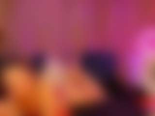 Live cam show with Ariana - Tiny on Camsoda