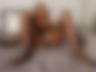 Live cam show with Angellyque - Long Legs on chickslive.net