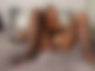Live cam show with Angellyque - Bisexual on live18s.com